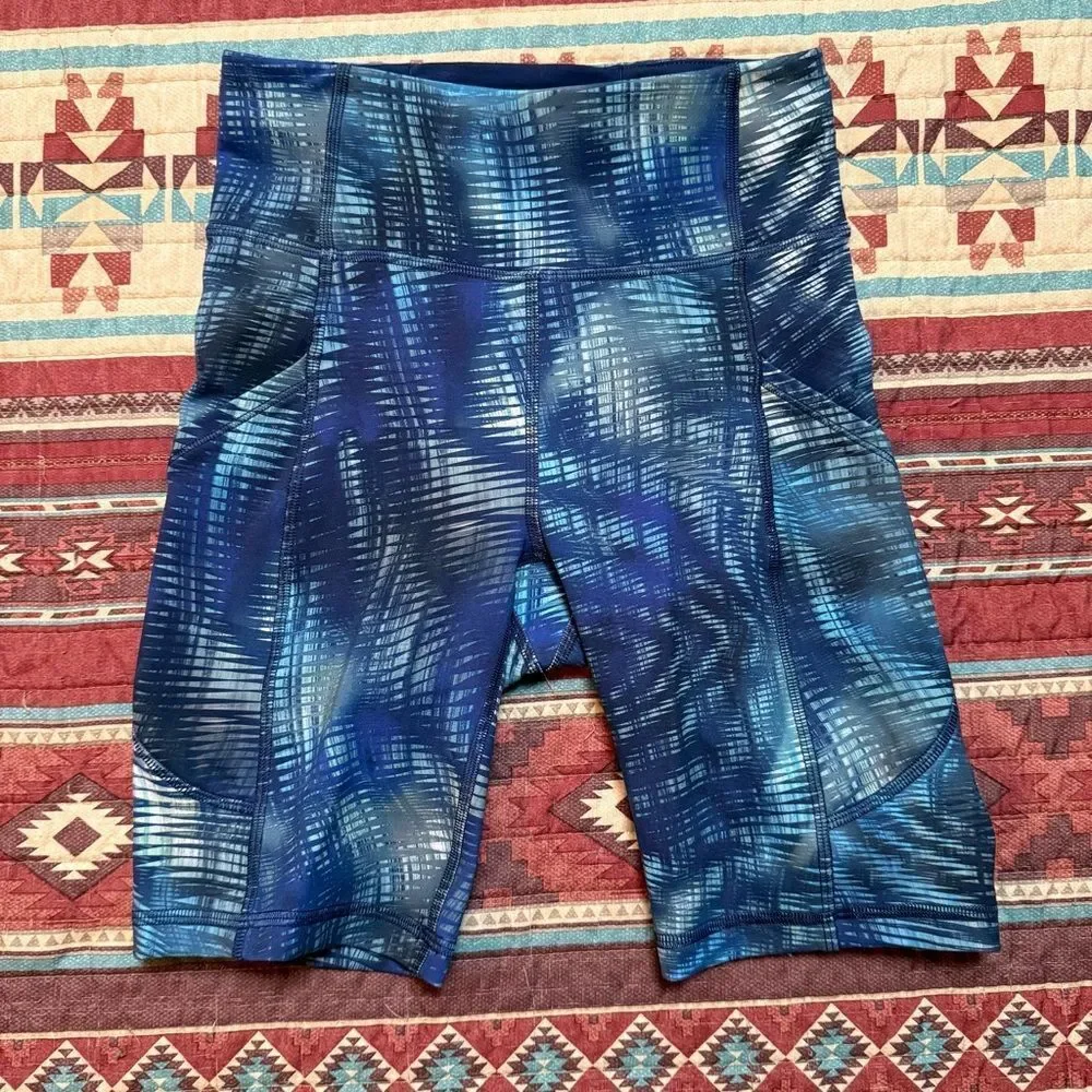 lululemon athletica eye catching